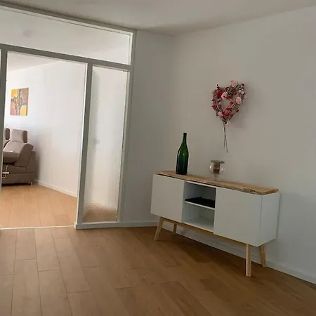 Helle Gemuetliche Mit 3 Und Terrasse, 80m2 Карлсруэ