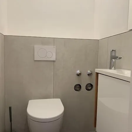 Helle Gemuetliche Mit 3 Und Terrasse, 80m2 * Карлсруэ
